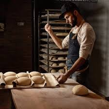 Jordi Morera haciendo pan